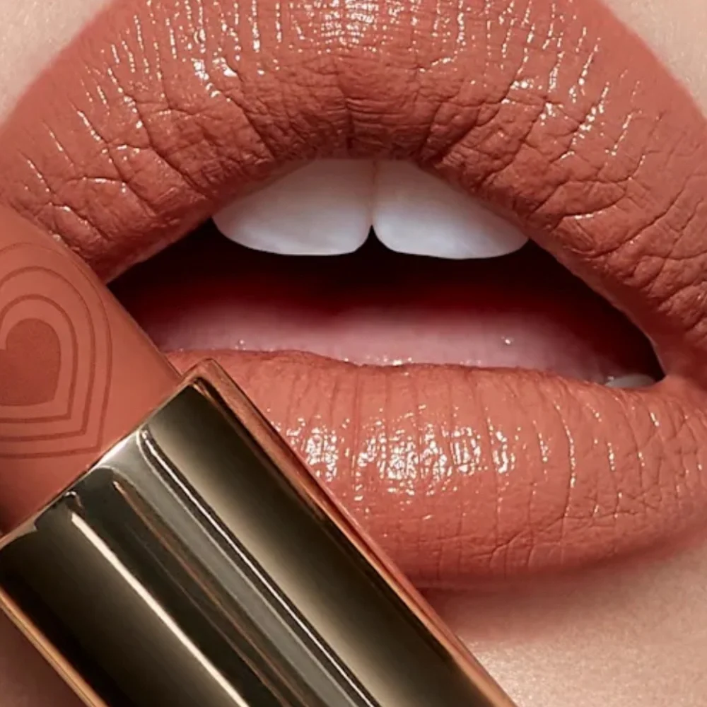 Charlotte Tilbury LOOK OF LOVE LIPSTICK K.I.S.S.I.N.G - NUDE ROMANCE